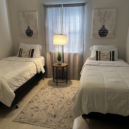 Traveler Stay Eagle Pass Bagian luar foto