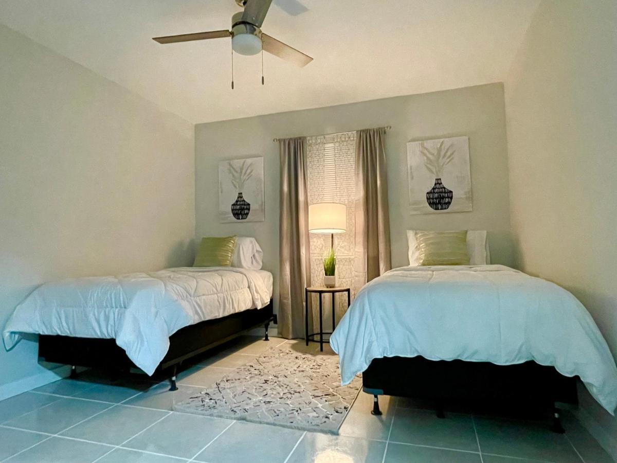 Traveler Stay Eagle Pass Bagian luar foto